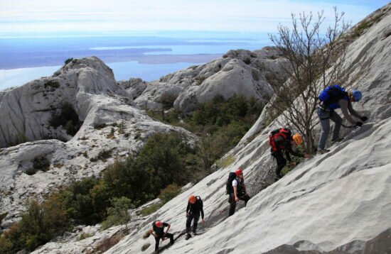 scrabling-geomorphological-phenomenon-world-karst-phenomenon